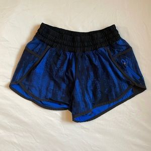 LULU LEMON BLUE SHORTS, SIZE 4